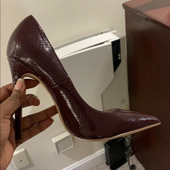 Pointy heels - Picture 3 of 3